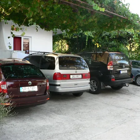 Dems 3*